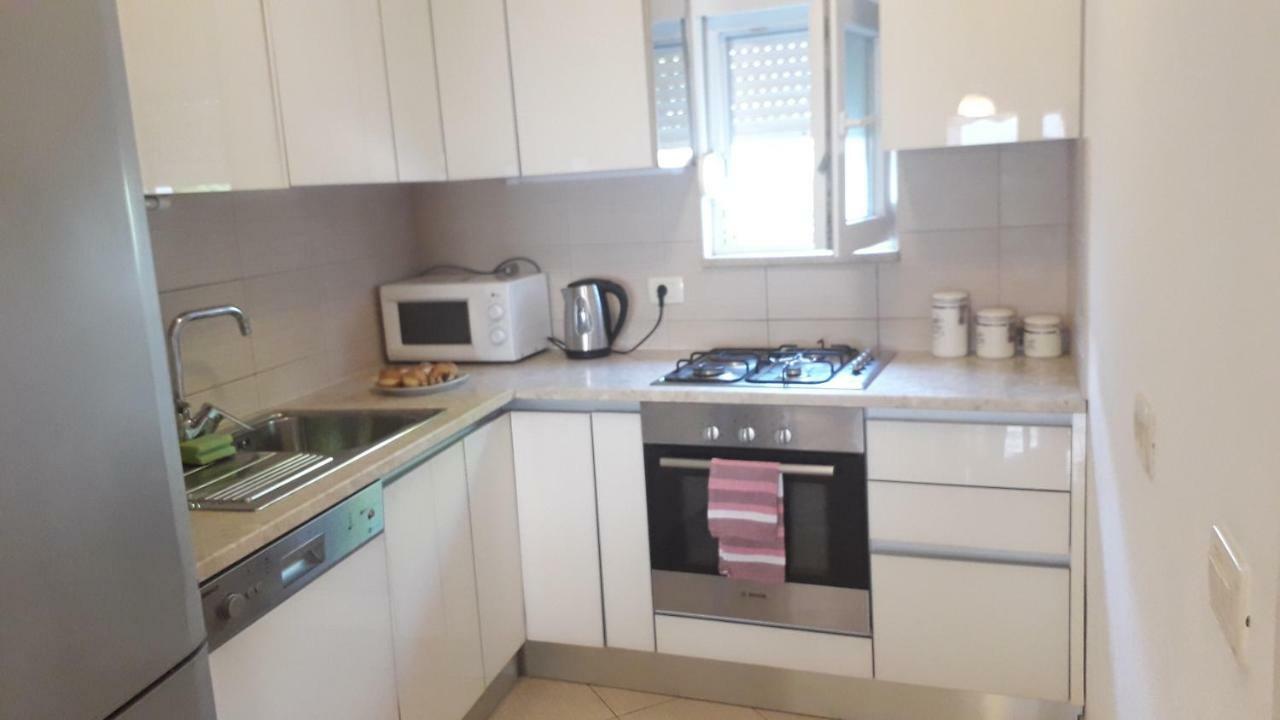 Apartmani Zilic Дуги Рат Екстериор снимка