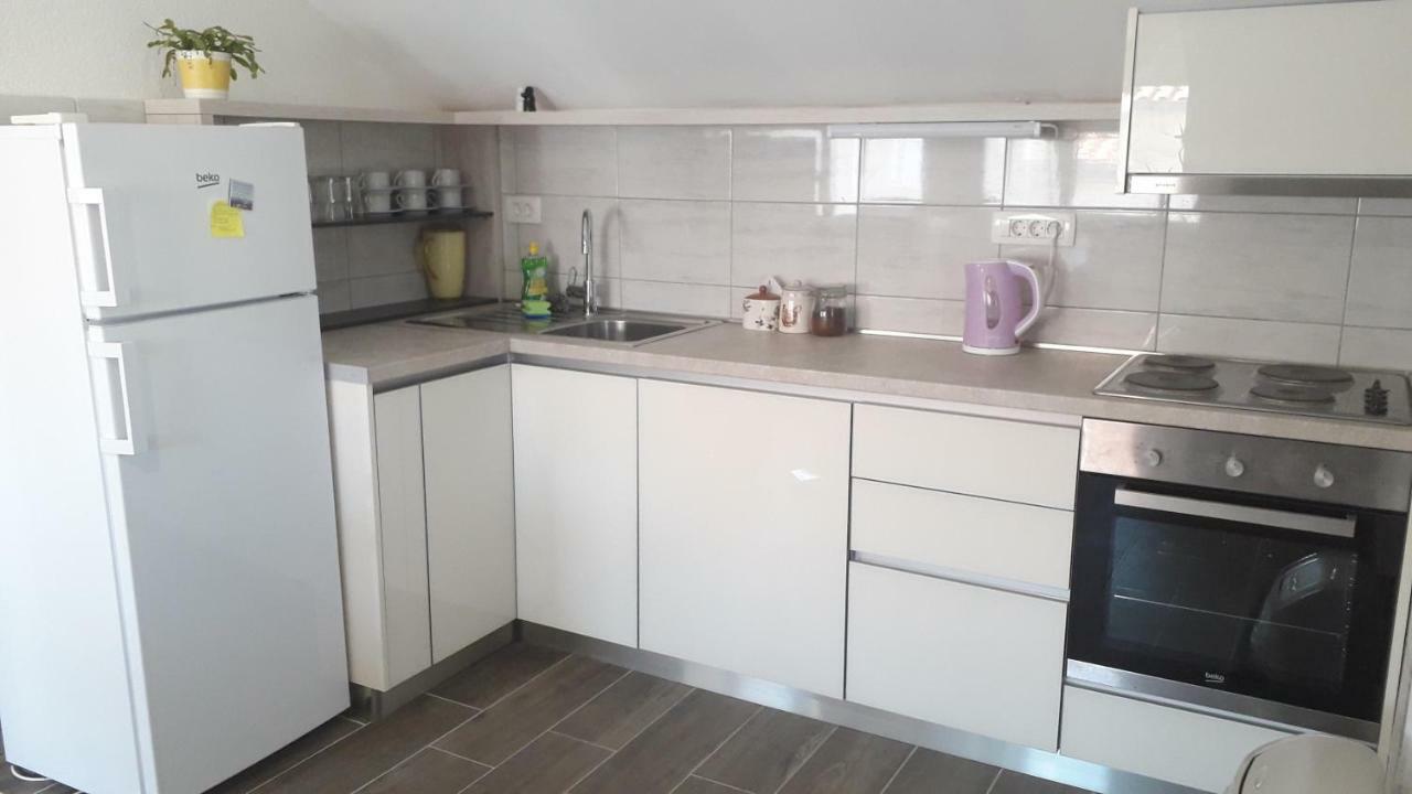 Apartmani Zilic Дуги Рат Екстериор снимка