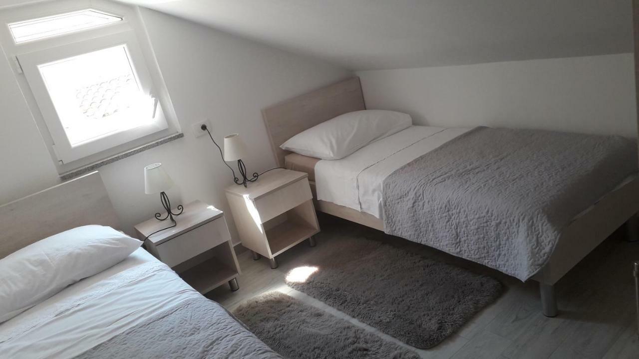 Apartmani Zilic Дуги Рат Екстериор снимка