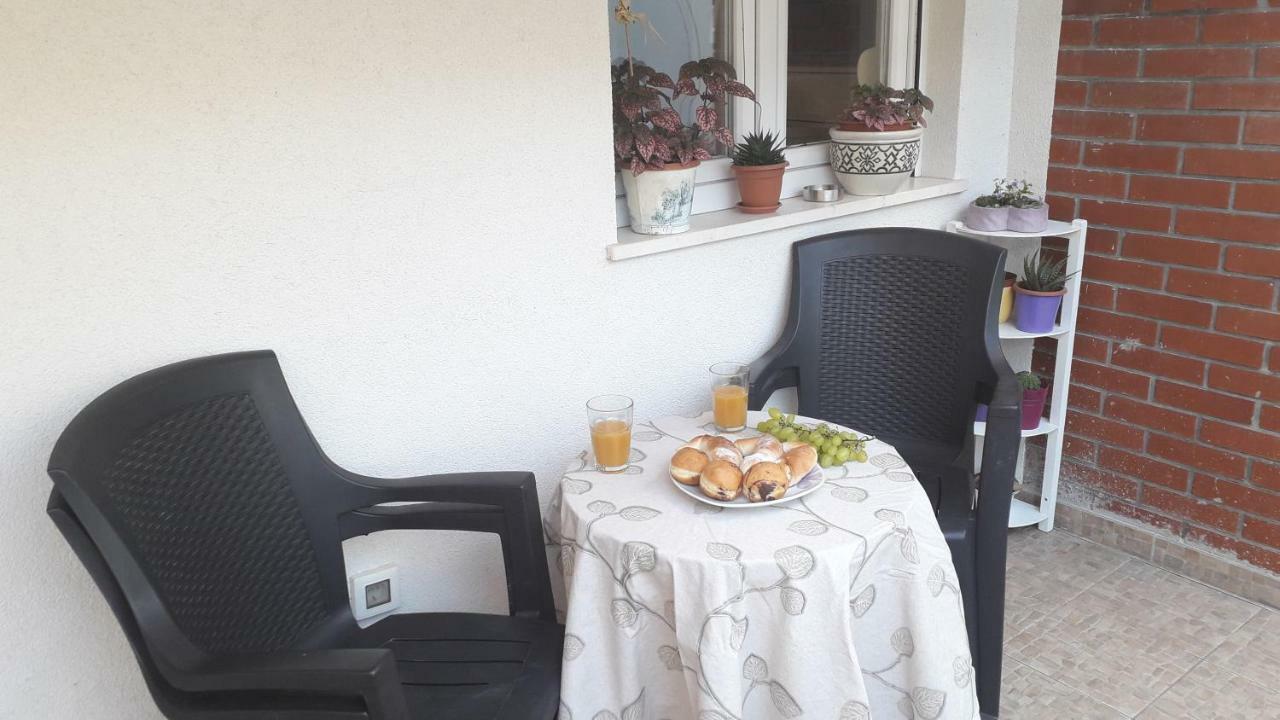 Apartmani Zilic Дуги Рат Екстериор снимка