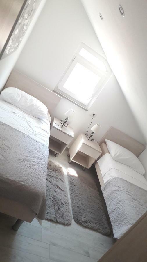 Apartmani Zilic Дуги Рат Екстериор снимка
